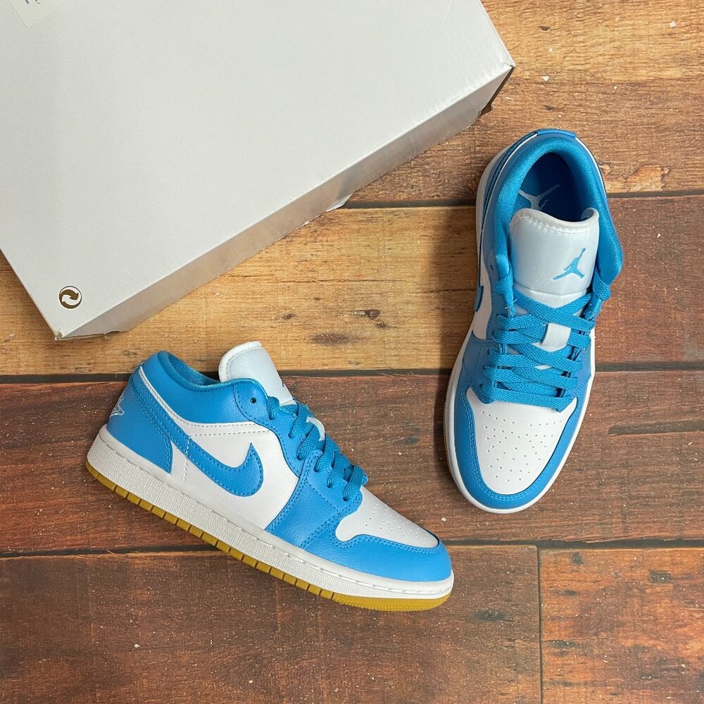 Jordan Women's Air Jordan 1 Low "Powder Blue" Basketball Shoes